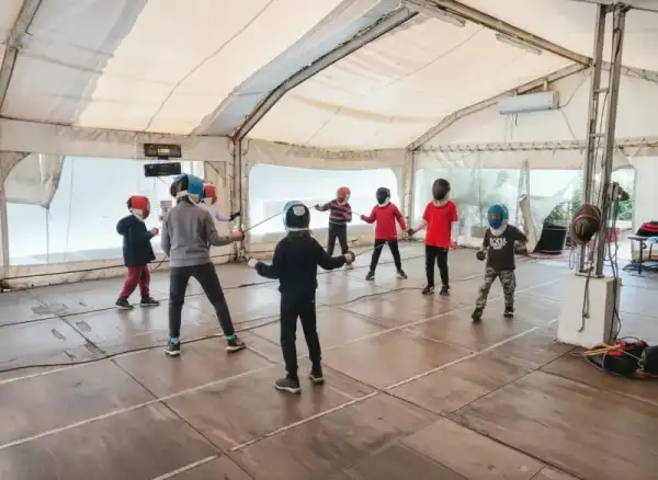 Esgrima para niños en Scaramouche