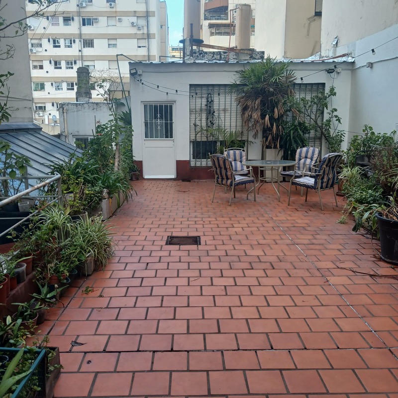 Espacio de espera al aire libre para familias